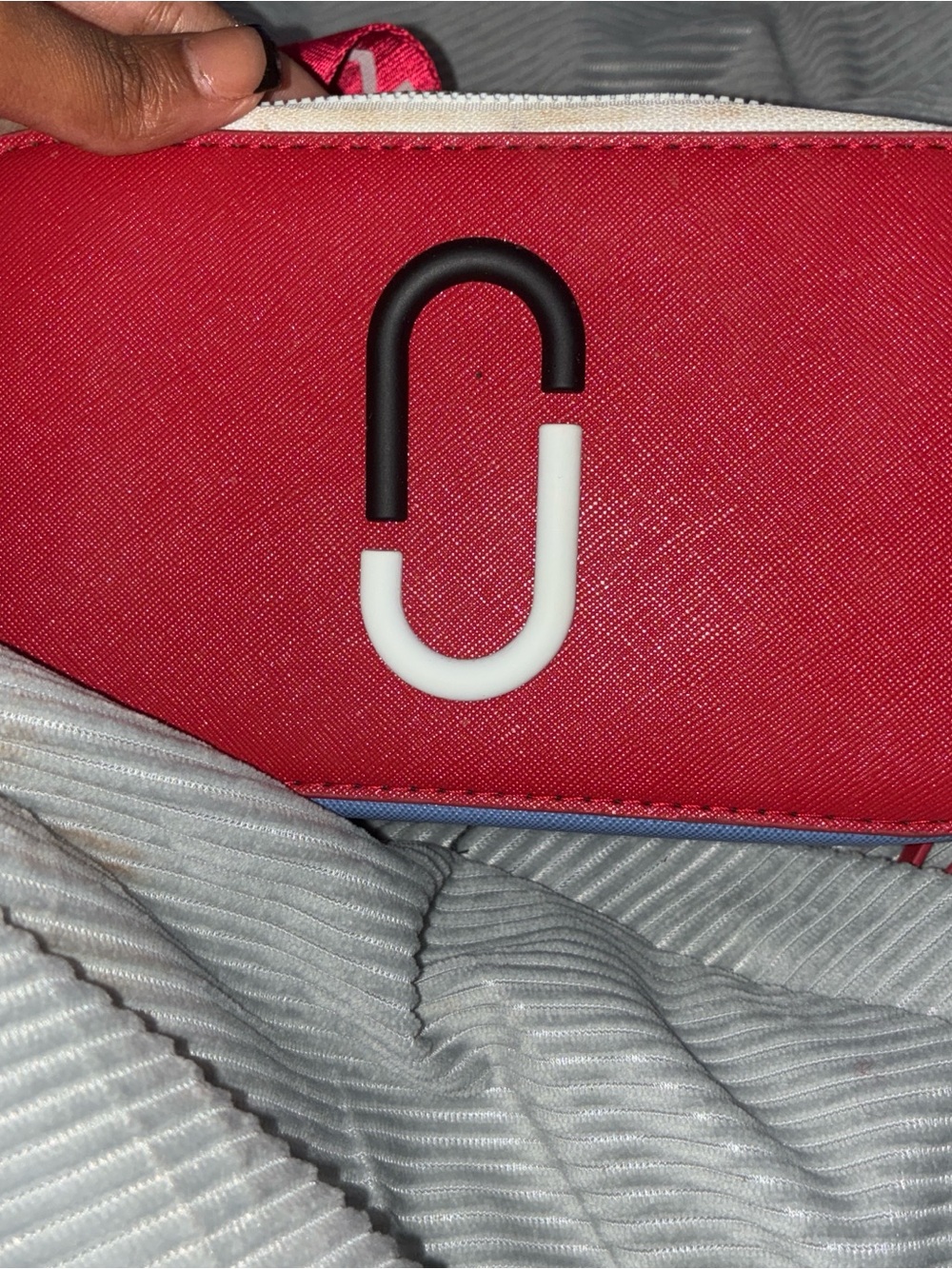 Marc Jacobs Red Women's Crossbody Wallet with Contrast Link Detail